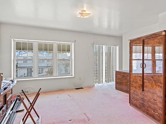 5th image of 421 Beach 29 St