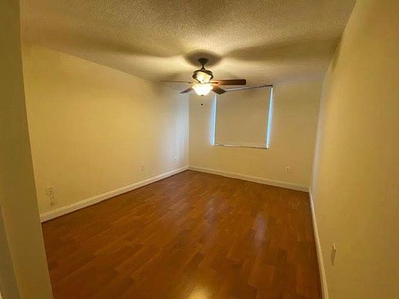 4th image of 631 SW 111th Ln #631