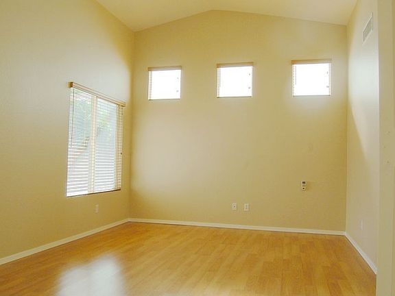 5th image of 3206 N 129th Dr