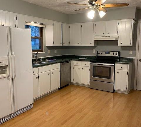 5th image of 3538 Holly Cir