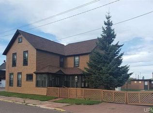 442 6th St, Calumet, MI 49913