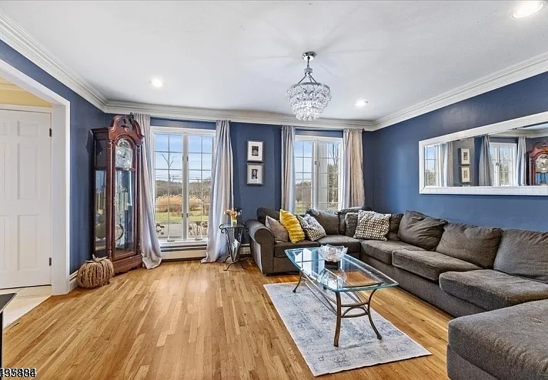 167 Douglas Rd — Photo 5