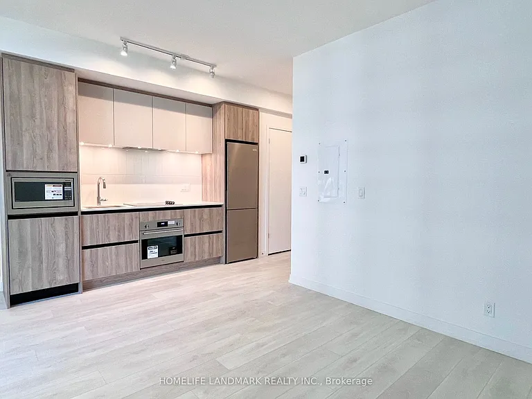 8 Beverley Glen Blvd #605 — Photo 10