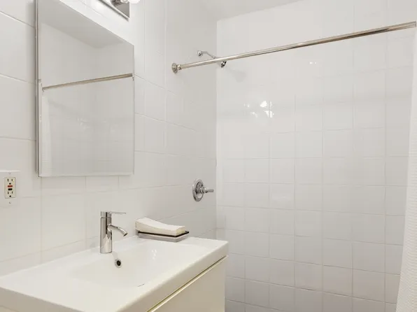 19 Murray Street image 8 of 12