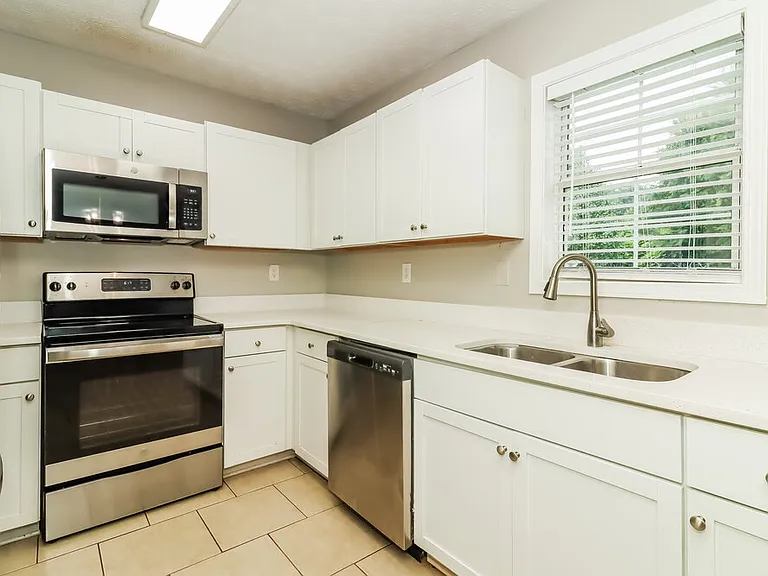 88 Ann Cir SE — Photo 8