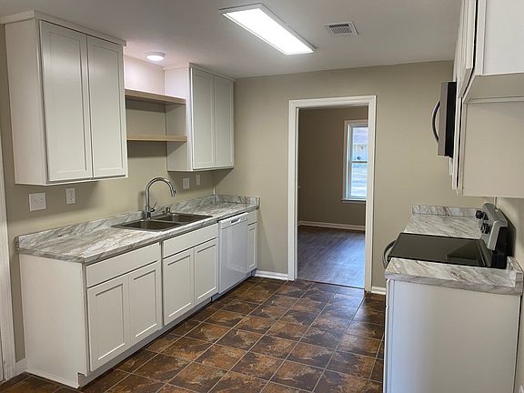 4th image of 2472 Boysenberry St
