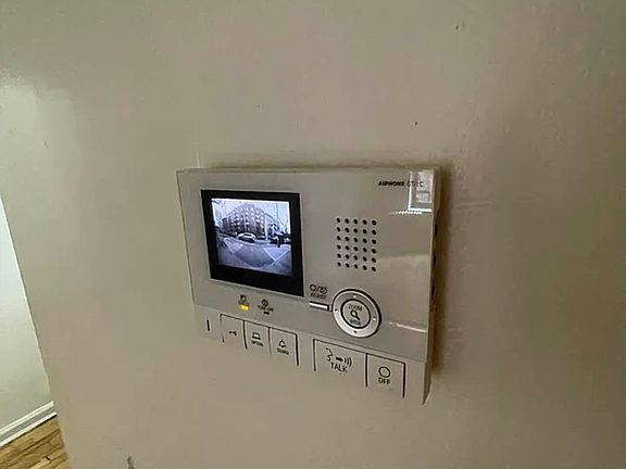 5th image of 226 E 29th St APT 2F