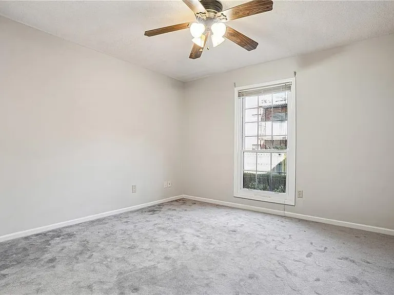 6851 Roswell Rd #F32 — Photo 21