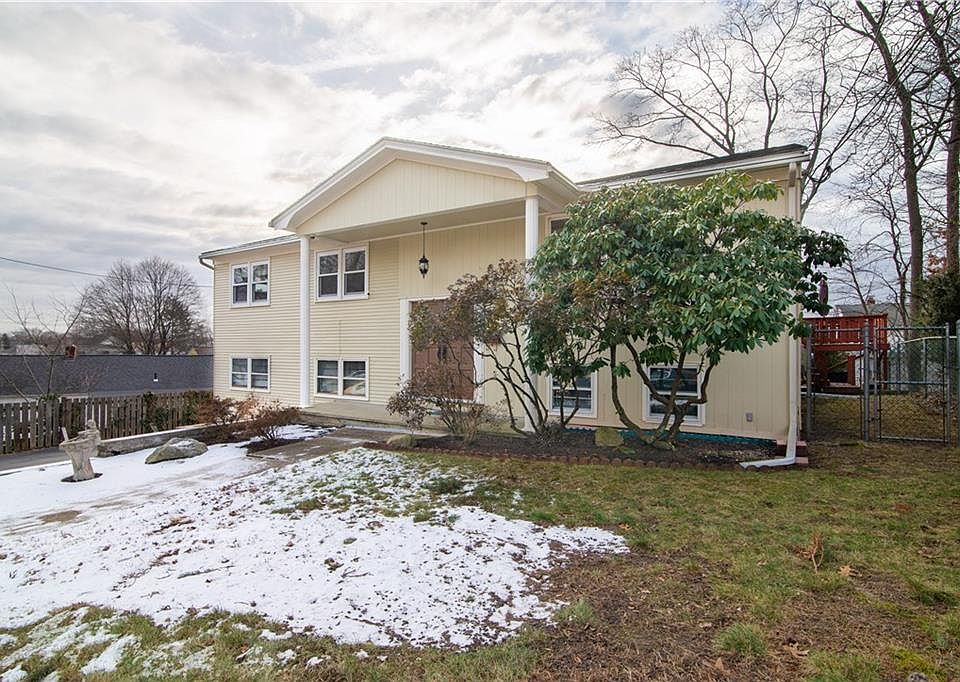 1st image of 1 Willard St