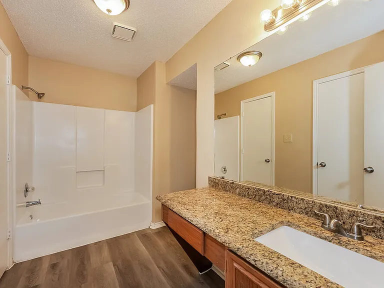 1125 Hidden Creek Dr — Photo 11