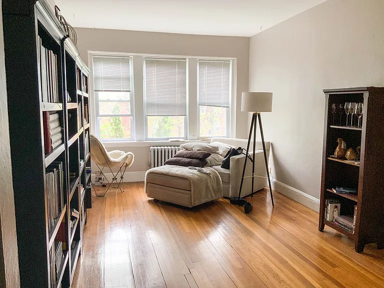 23 Lanark Rd #16 — Photo 3