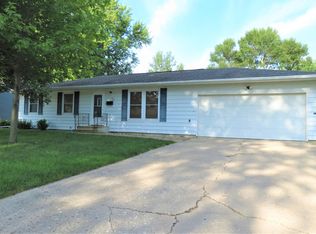 706 Jackson Ave, Spirit Lake, IA 51360