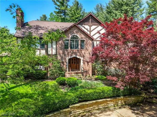 634 Timber Creek Dr, Akron, OH 44333