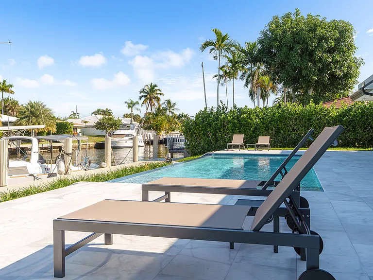 273 Tropic Dr — Photo 26