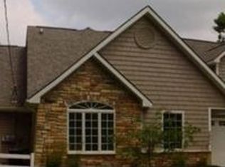 2604 Lynch Dr, Highland, MI 48357