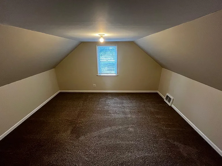 441 N Davis Rd — Photo 9