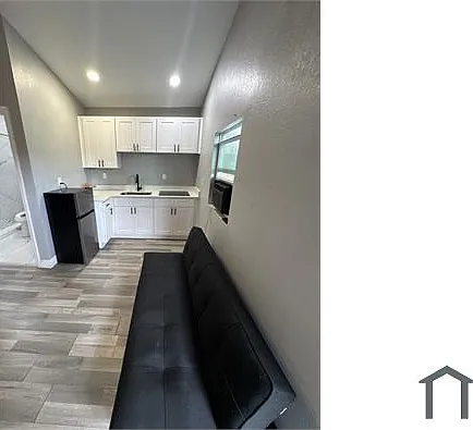 4604 N 72nd St #4 — Photo 2