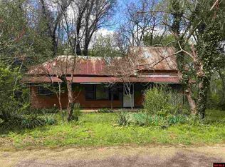420 W 6th St, Yellville, AR 72687