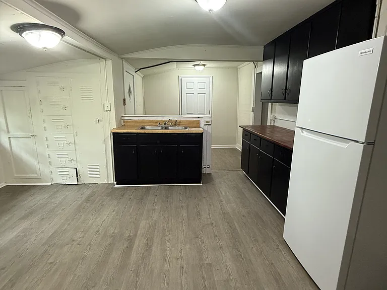 5606 Avenue K — Photo 3