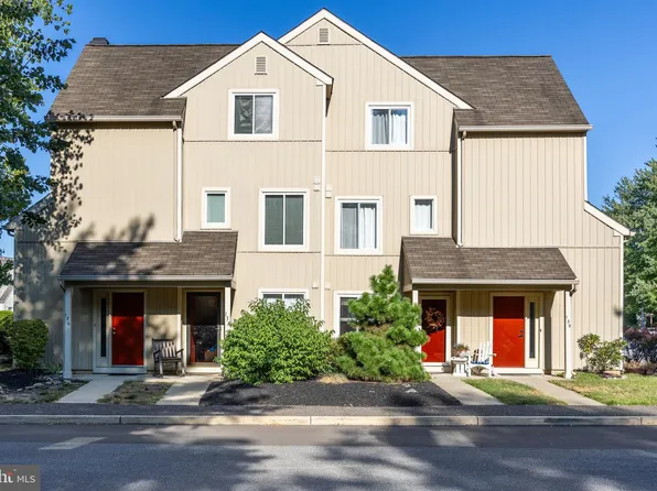 139 Woodlake Dr, Marlton, NJ 08053