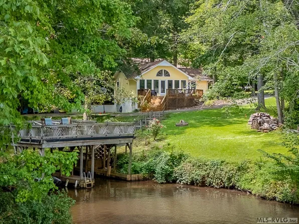 646 Dogwood Dr, Bracey, VA 23919