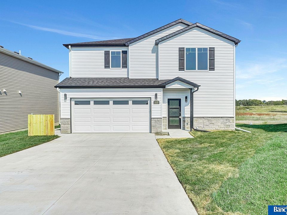 1st image of 3556 Pearl Crescent Dr