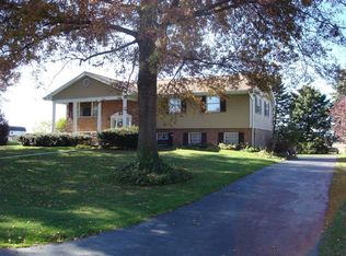 385 Kelly Ave, Mount Joy, PA 17552