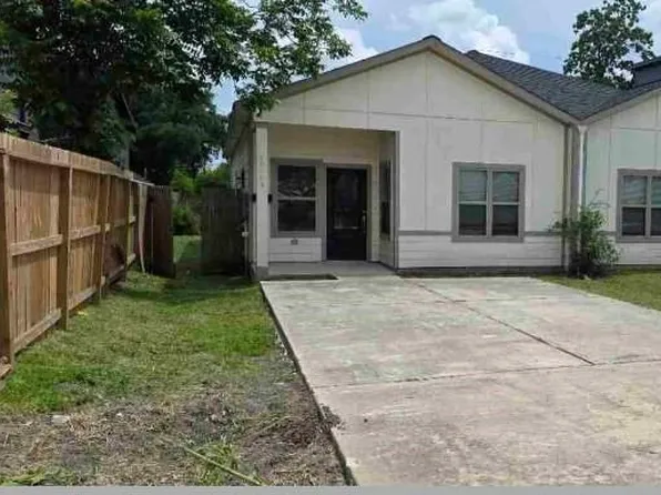4810 Wilmington St #A, Houston, TX 77033