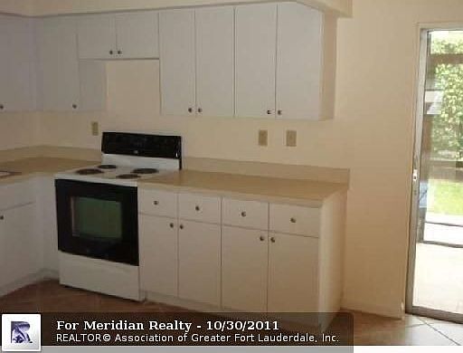 4th image of 3308 Mallard Close #80