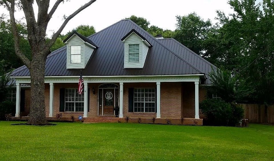 10540 Hunters Ridge Drive ~ A beautiful custom built, well cared for brick home in established and highly sought neighborhood, H