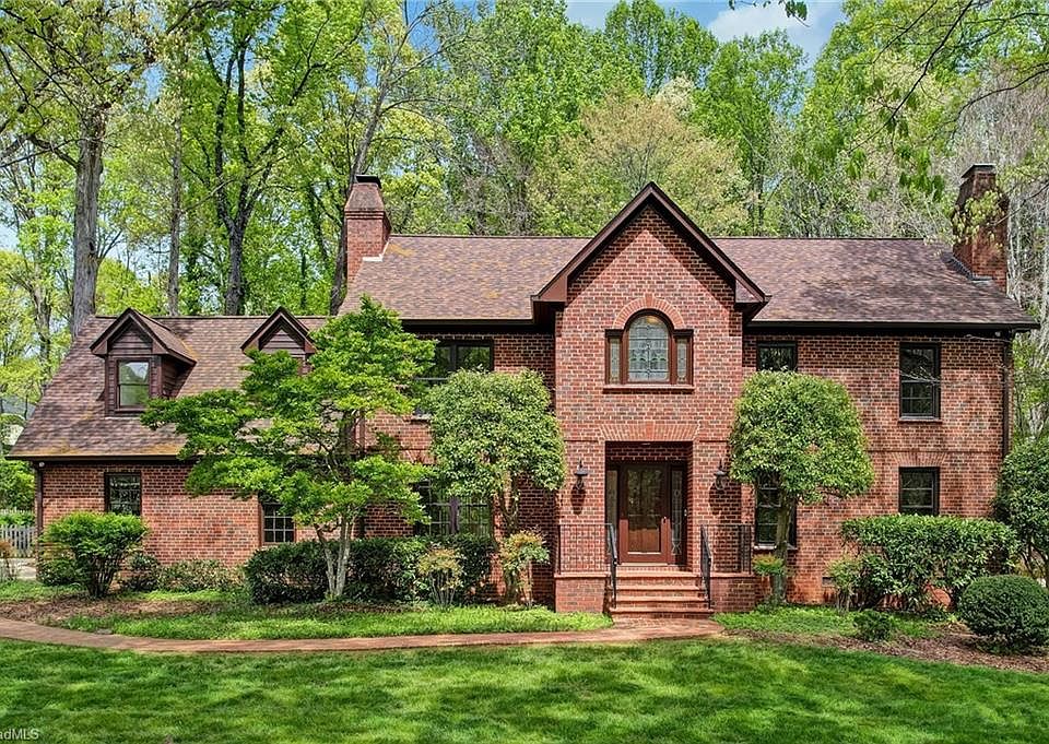 1st image of 612 Willoughby Blvd