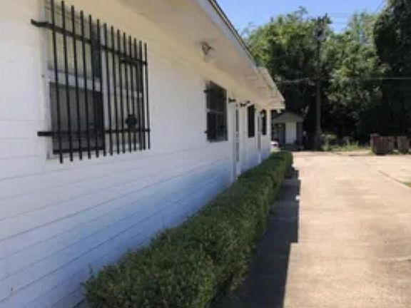 2nd image of 715 Central St