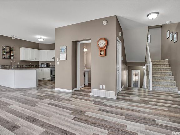 5th image of UNIT 112-655 Kenderdine ROAD