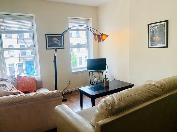 5th image of 304 Sumpter St #2E
