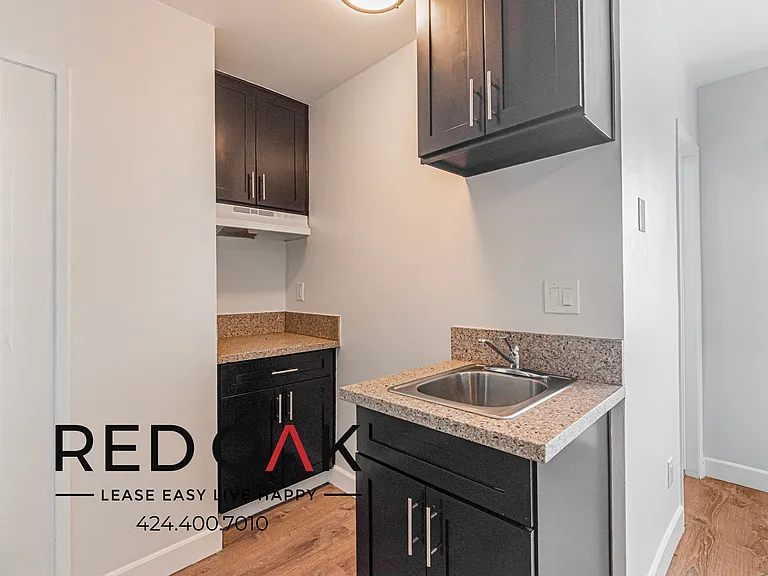 6722 Troost Ave #10 — Photo 3
