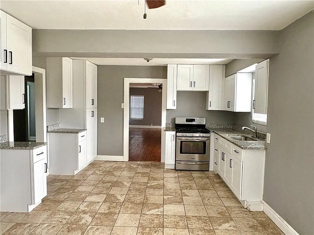 3 bed, 1.0 bath, 1208 sqft, $1,595 — Photo 4