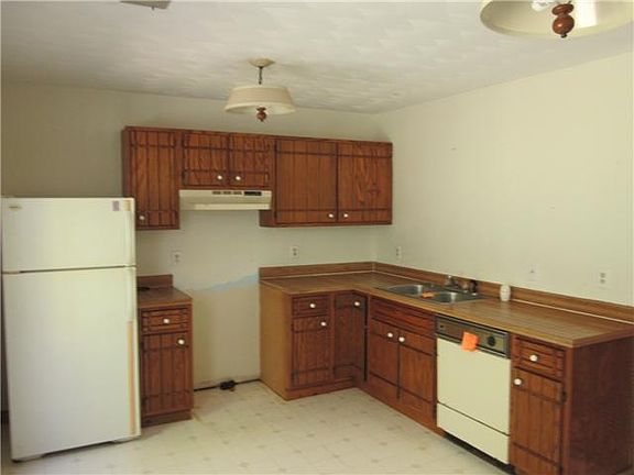 3rd image of 1384 Twin Pines Trl