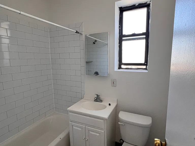 1012 87th St #40 — Photo 6