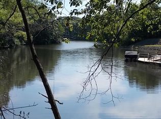 175 Beyers Lake Est, Pana, IL