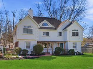 12 Cannon Court, Huntington, NY 11743