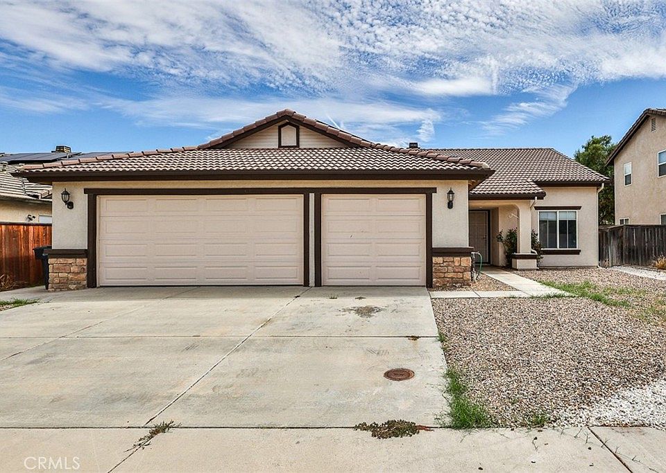 1st image of 1452 Hummingbird Way