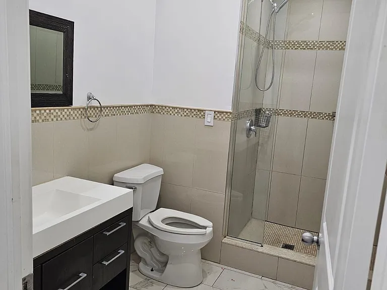 924 Danforth Ave #2 — Photo 13