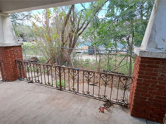 5th image of 709 W Lee Ave