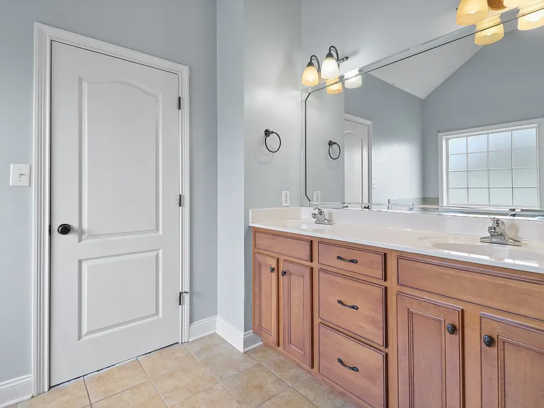 1093 Willow Cir — Photo 18