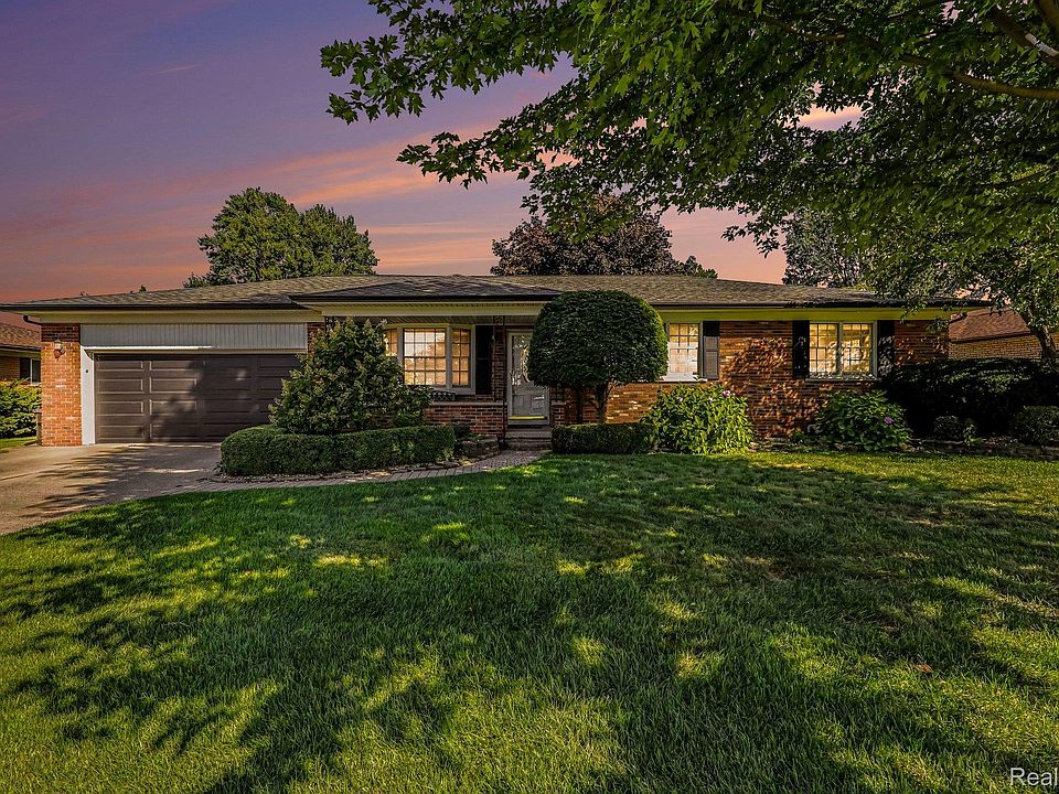1st image of 37158 Almont Dr W