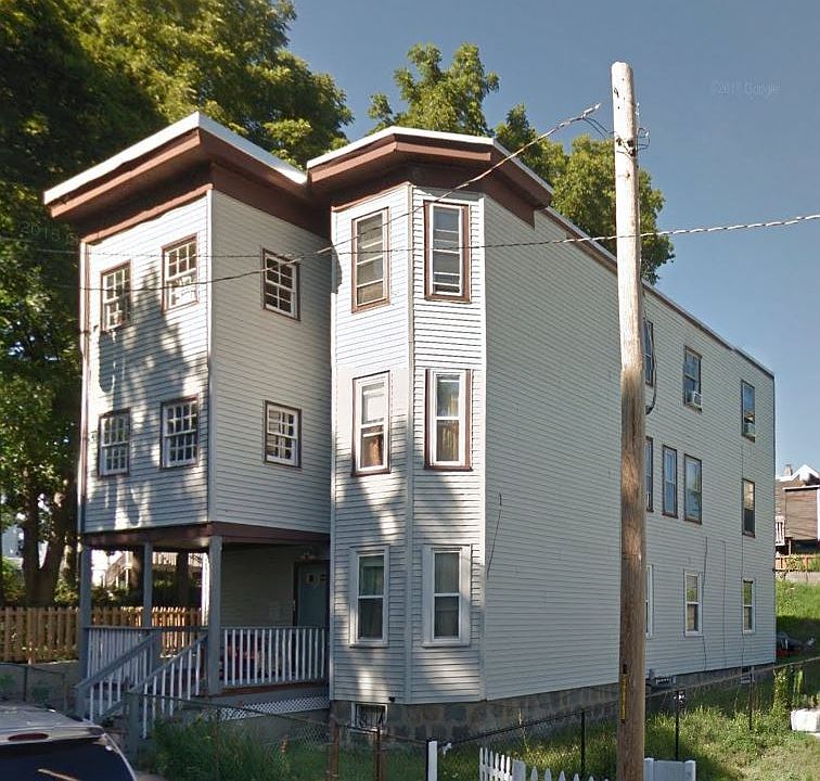 2nd image of 49 Fabyan St