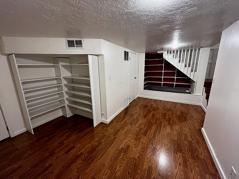 784 W 100 N — Photo 21