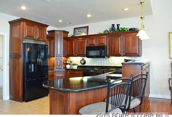 5th image of 424 Oak Dr