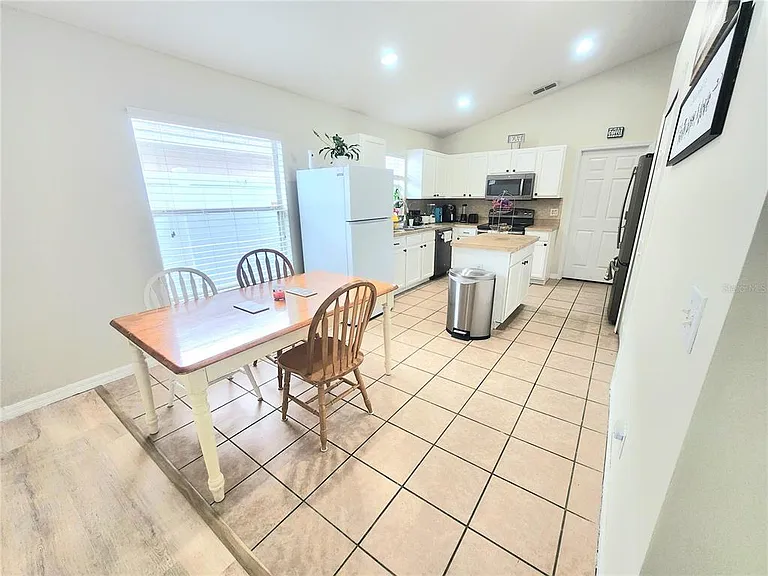 218 Haversham Way — Photo 14