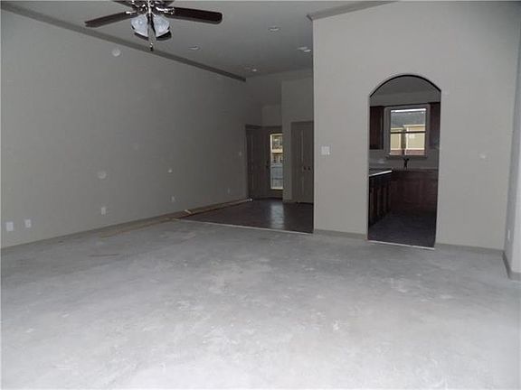 3rd image of 5002 Lake Park Dr